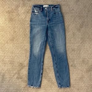 Abercrombie & Fitch High Rise Mom Jean